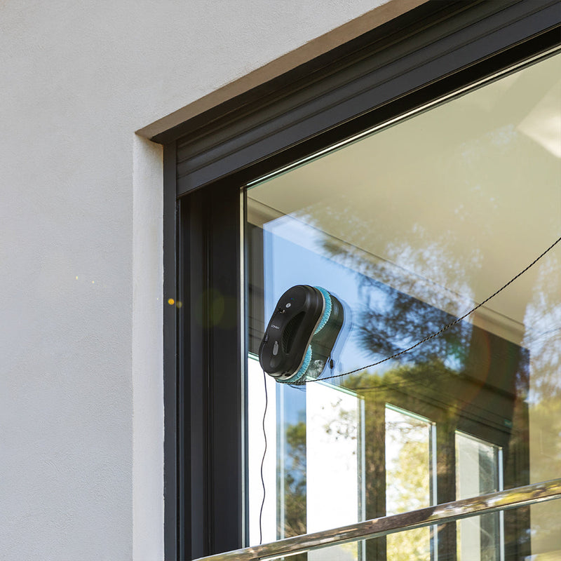 Cecotec Windroid 880 (Referenz: 05871) Connected auf Außenseite im Einsatz